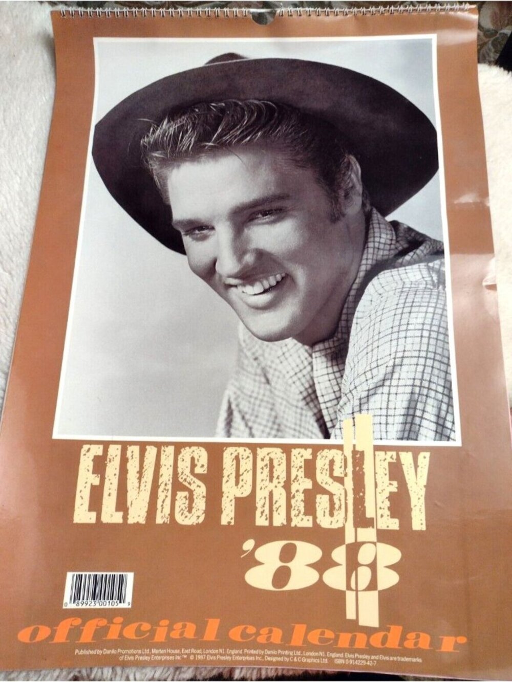 VINTAGE LARGE ELVIS PRESLEY OFFICIAL 1988 CALENDAR 17" X 12" Rock n Roll Music